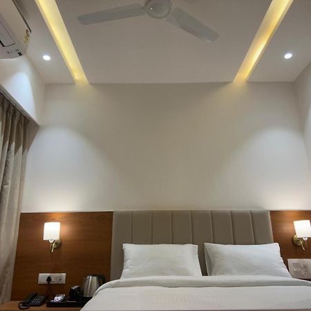 Hotel Neem Heritage Shirdi Eksteriør billede