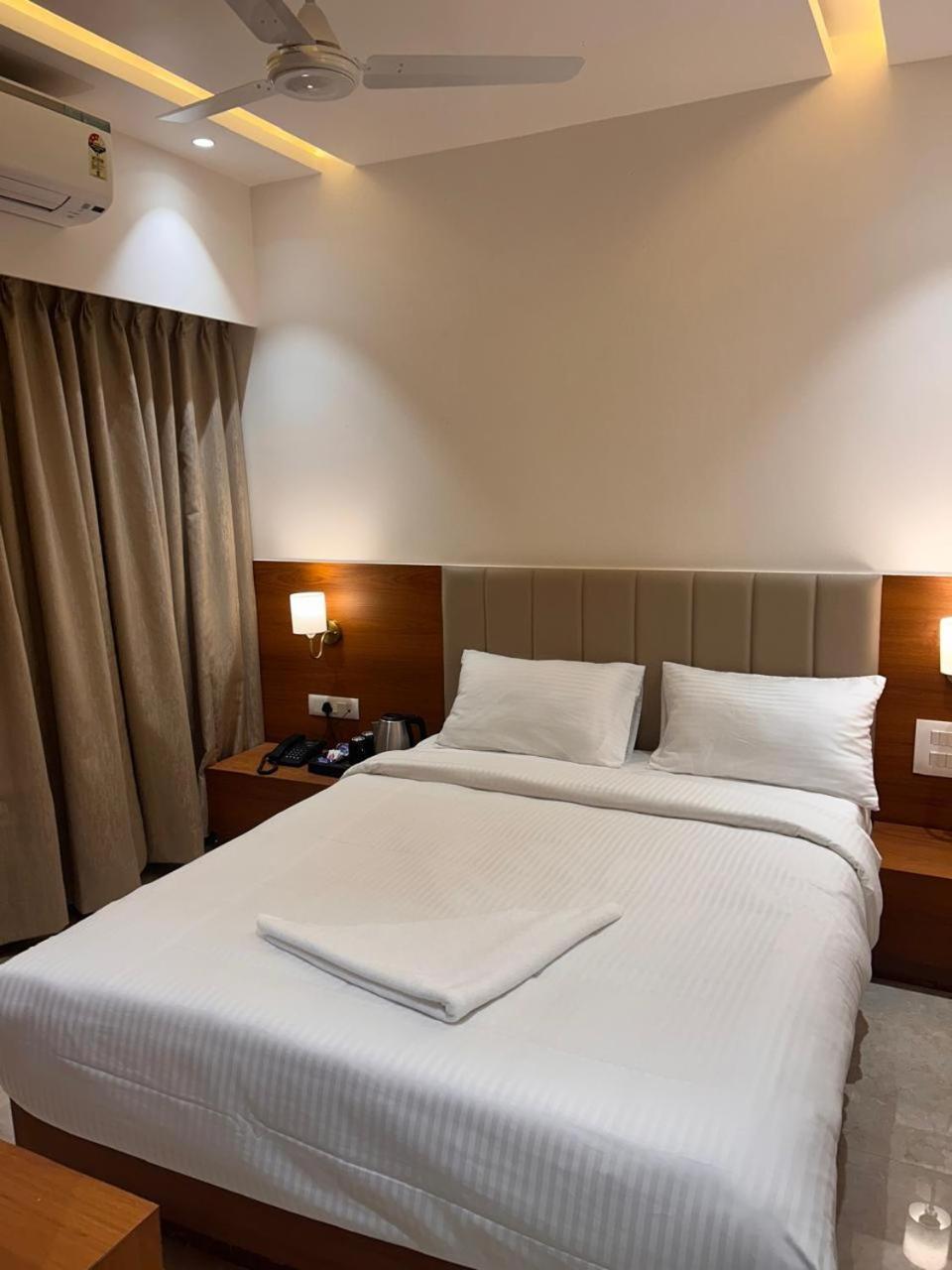 Hotel Neem Heritage Shirdi Eksteriør billede