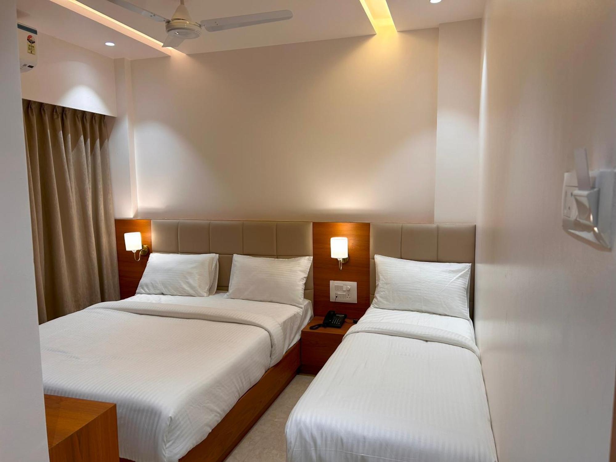 Hotel Neem Heritage Shirdi Eksteriør billede