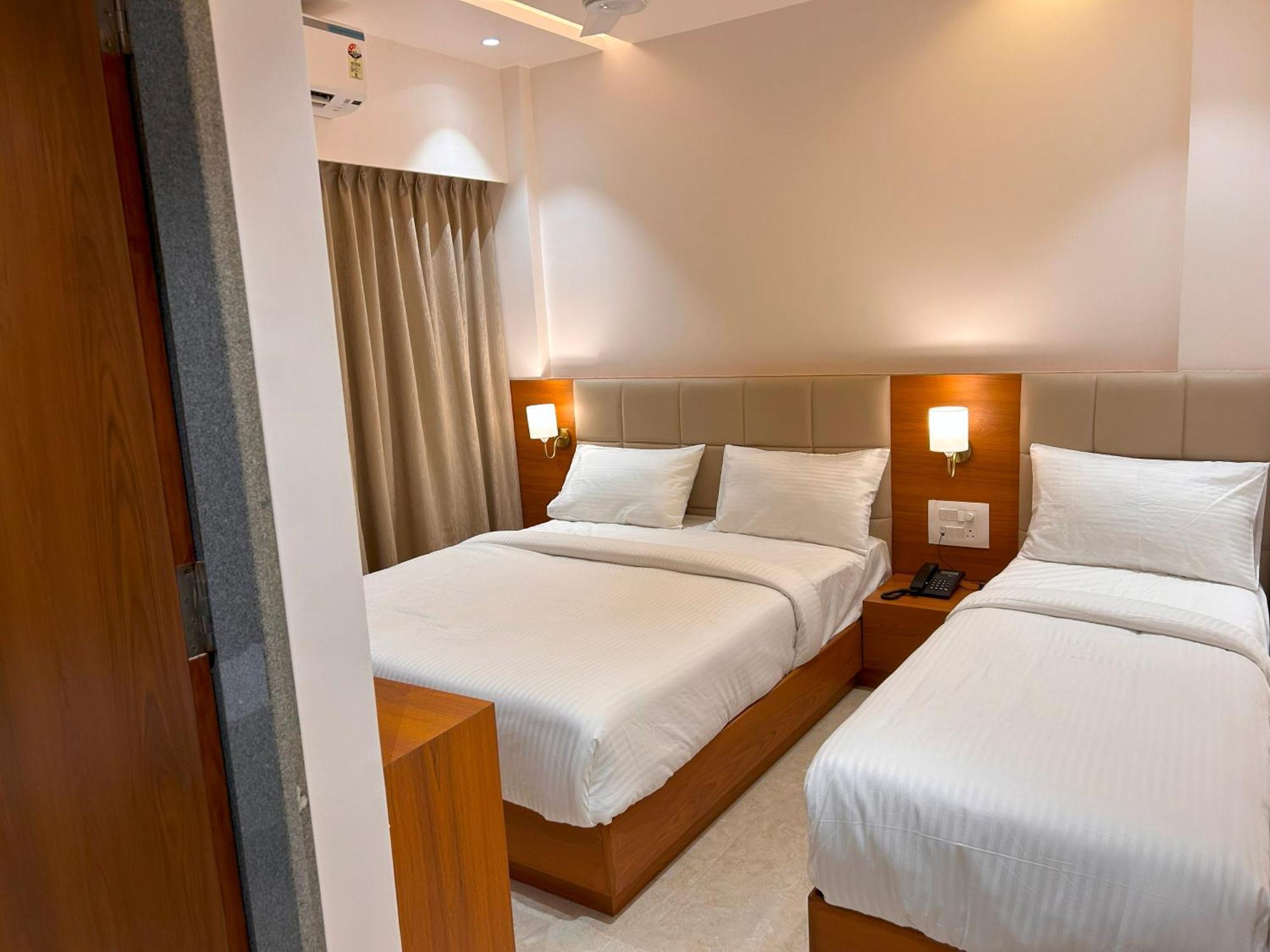 Hotel Neem Heritage Shirdi Eksteriør billede